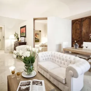 https://palazzo-brunaccini.palermohotels.org